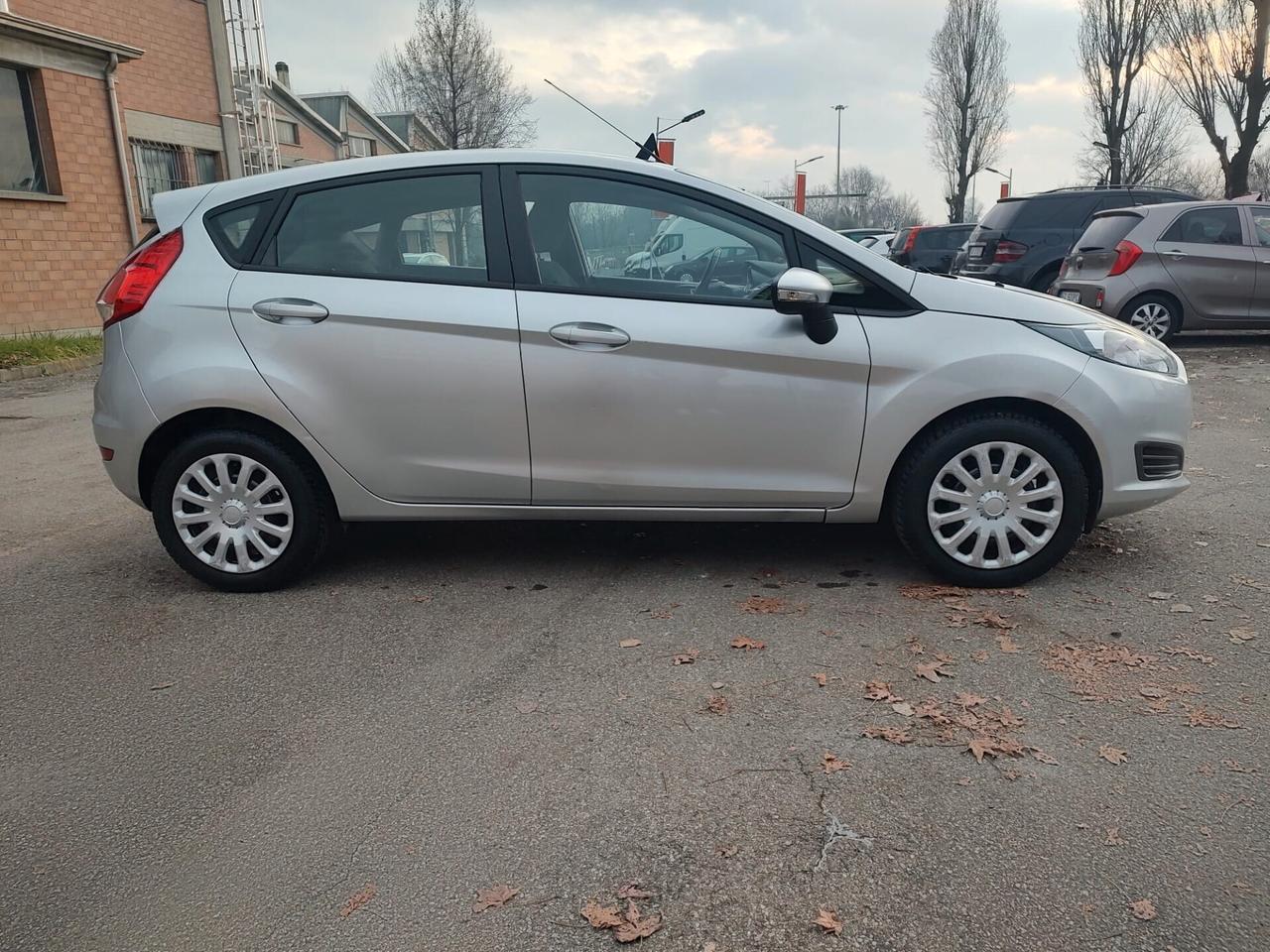 Ford Fiesta 1.4 5 porte Bz.- GPL Titanium, OK NEOPATENTATI, GARANZIA L.12 MESI