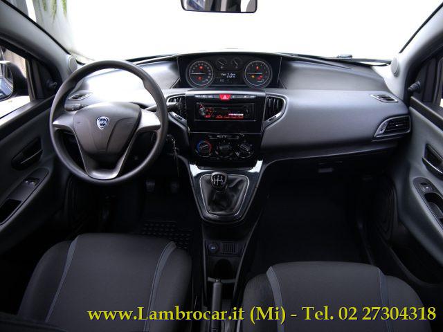 LANCIA Ypsilon 1.2 69 CV 5 porte Silver OK Neopatentati