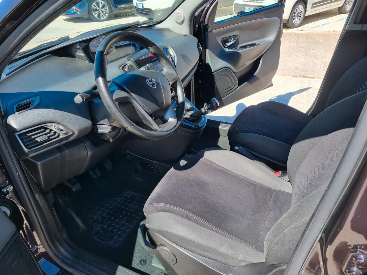 Lancia Ypsilon 1.2 69 CV 5 porte Gold