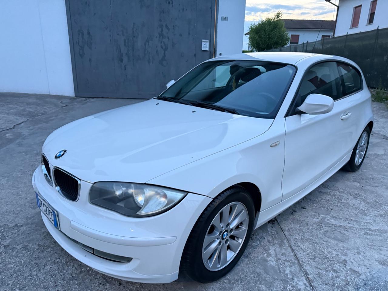 BMW SERIE 1 116D 2.0 DIESEL SOLI 77 MILA KM 09