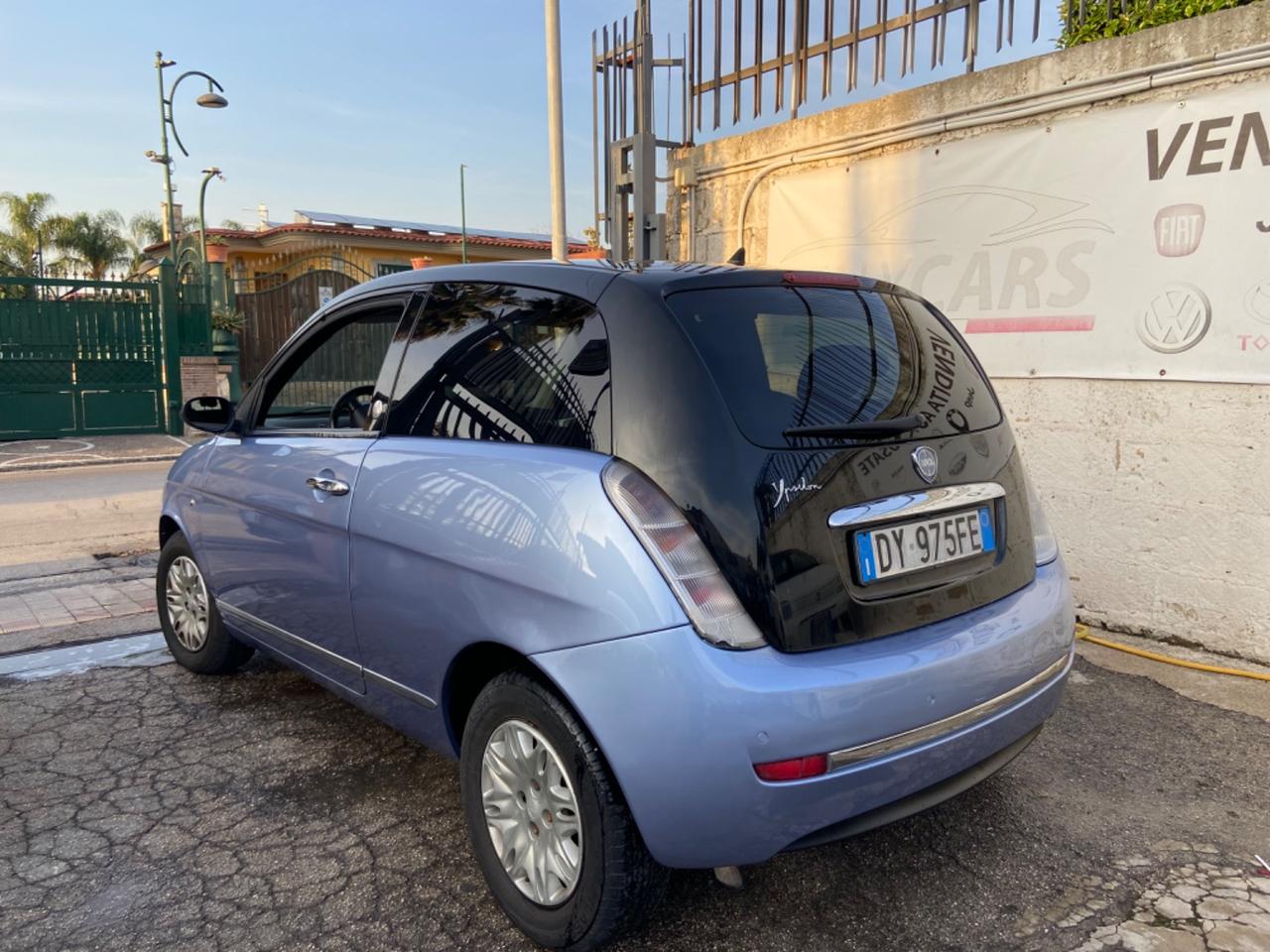 Lancia Ypsilon 1.4 Argento Ecochic B/GPL