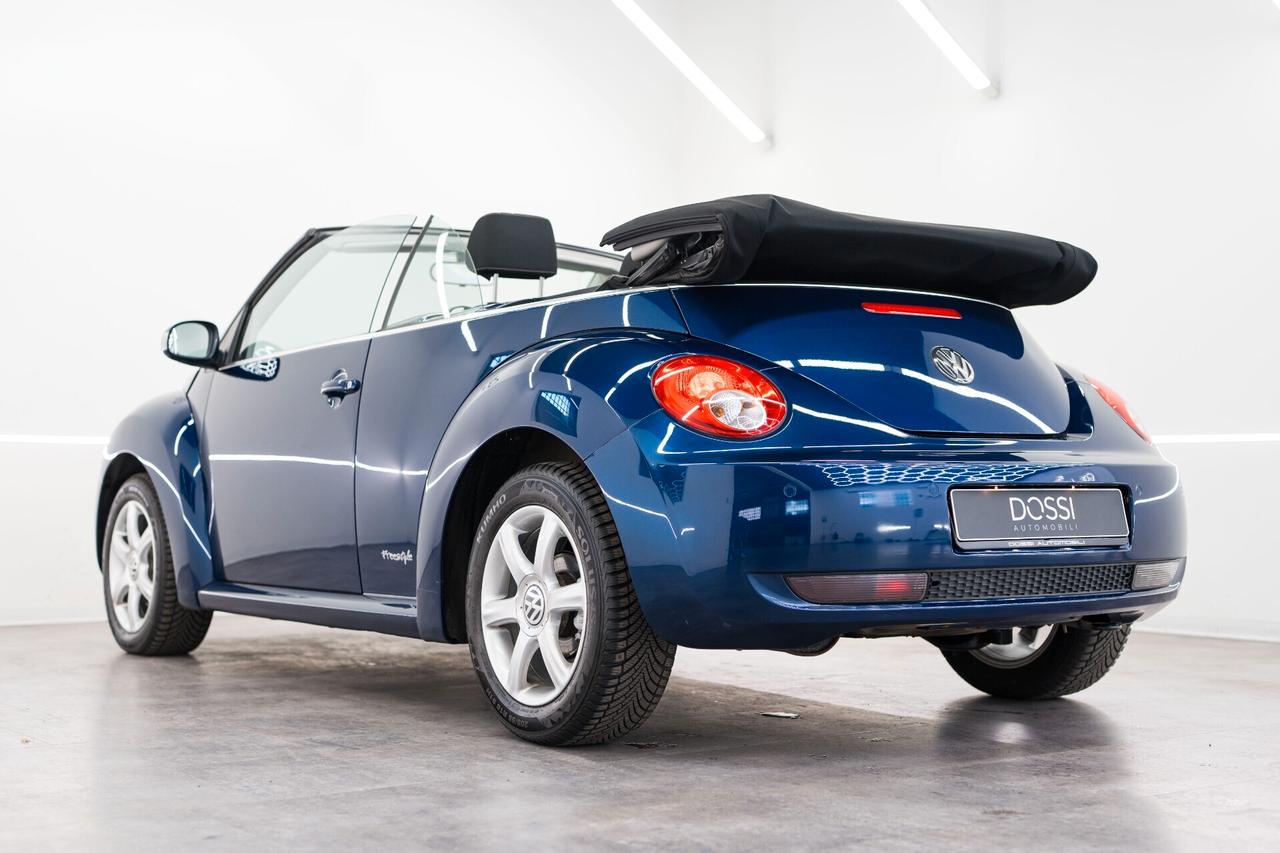 Volkswagen New Beetle 1.6 Cabrio