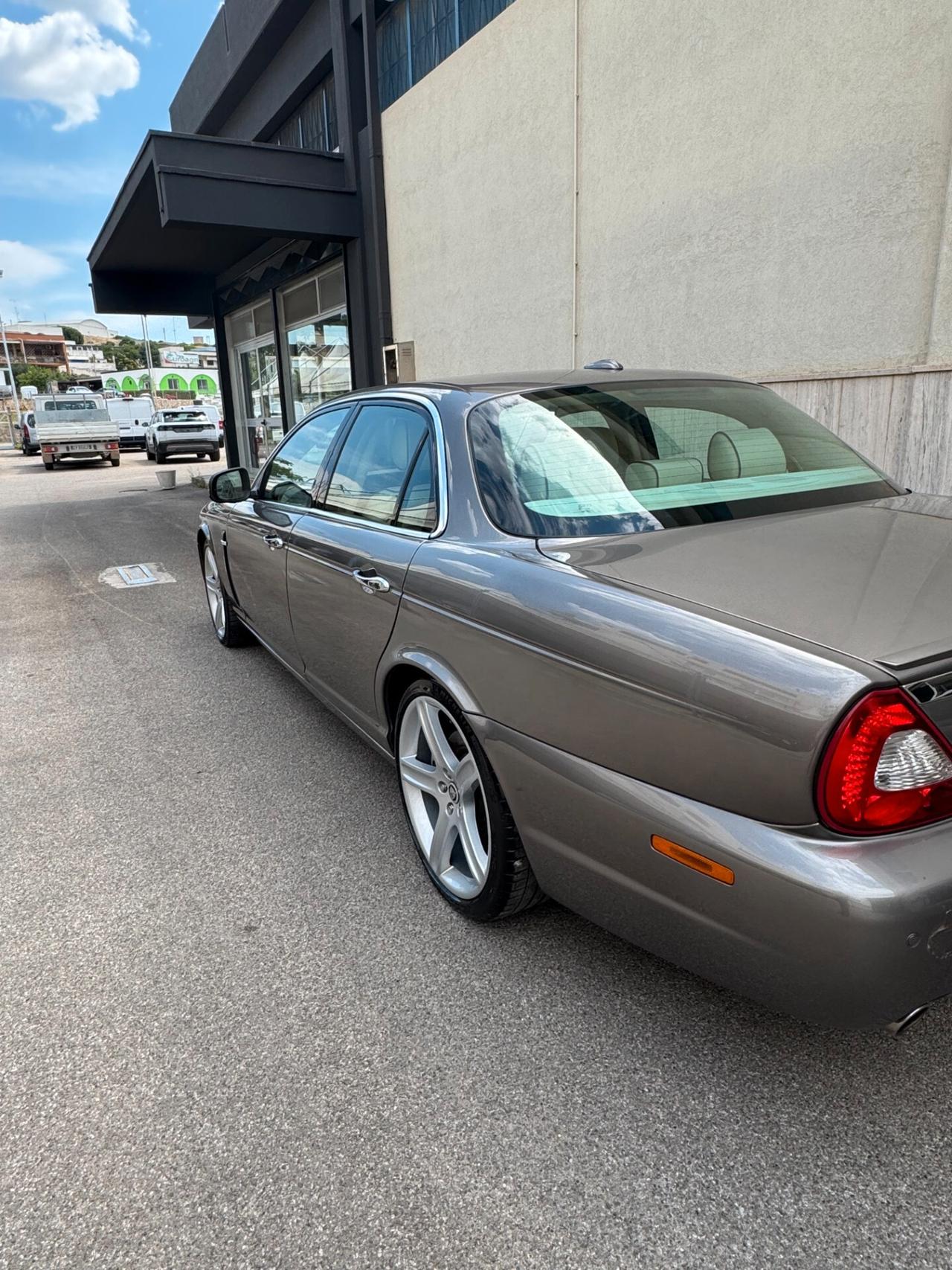 JAGUAR XJ 2.7 D V6 SOVEREIGN FULL OPTIONAL