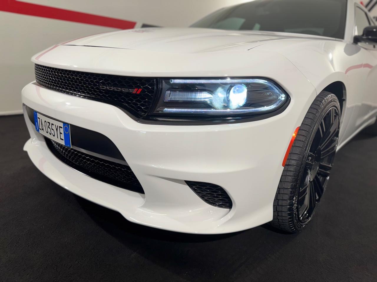 Dodge Charger 3.6 L V6 SXT ' CERCHI 22 '