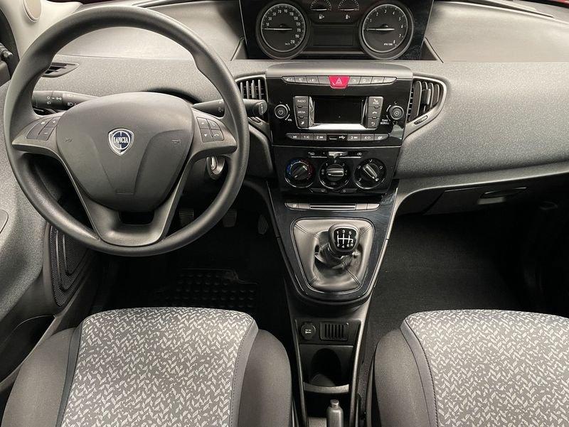 Lancia Ypsilon 1.0 FireFly 5 porte S&S Hybrid Silver