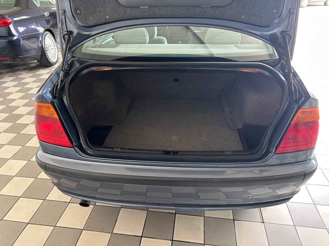 Bmw 318i cat 4 porte UNICO PRORIETARIO