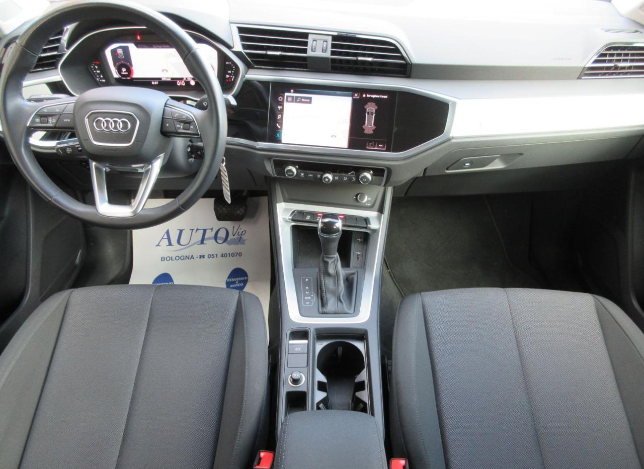 AUDI Q3 35 TDI S tronic Business Advanced
