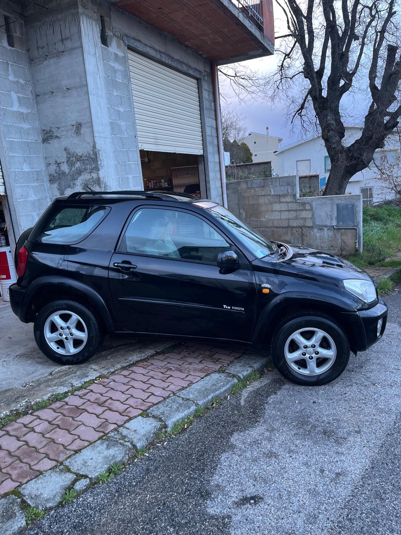 Toyota RAV 4 RAV4 2.0 Tdi D-4D cat 3 porte Sol