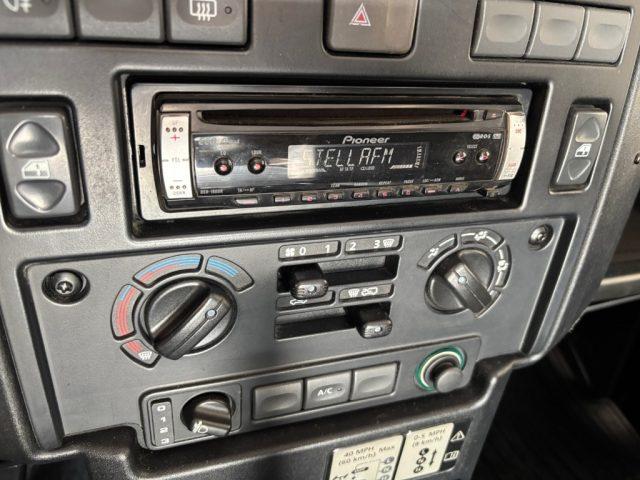 LAND ROVER Defender 90 2.2 TD4 Station Wagon N1