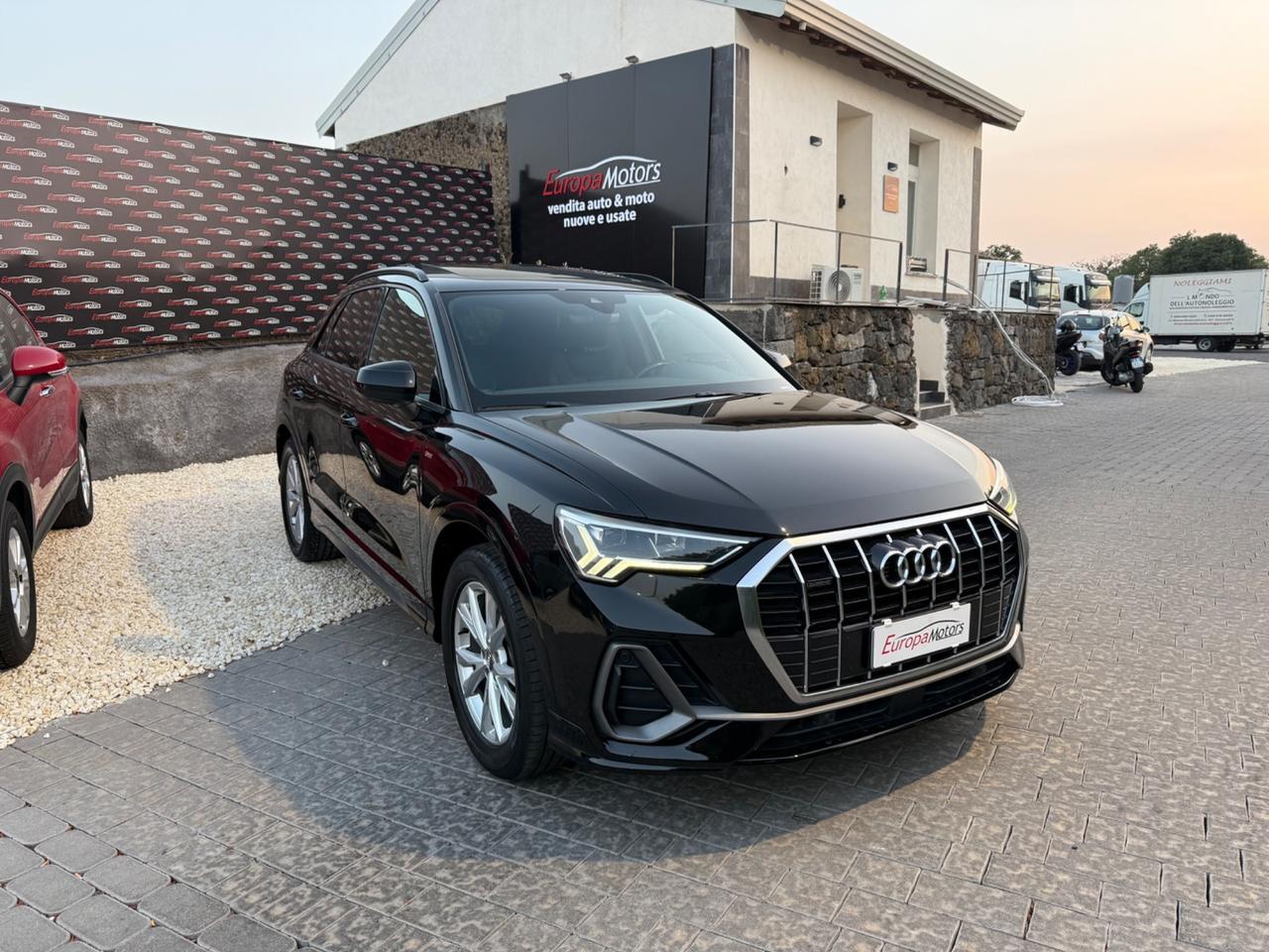 Audi Q3 35 TDI quattro S line edition TETTO