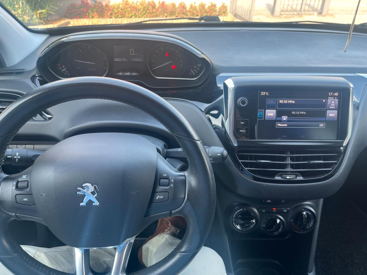Peugeot 208 BlueHDi 01/2017 5 P **KM 88230**
