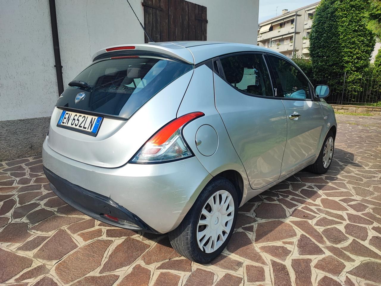 Lancia Ypsilon 1.2 Benz 5 porte euro 5B neopatentati