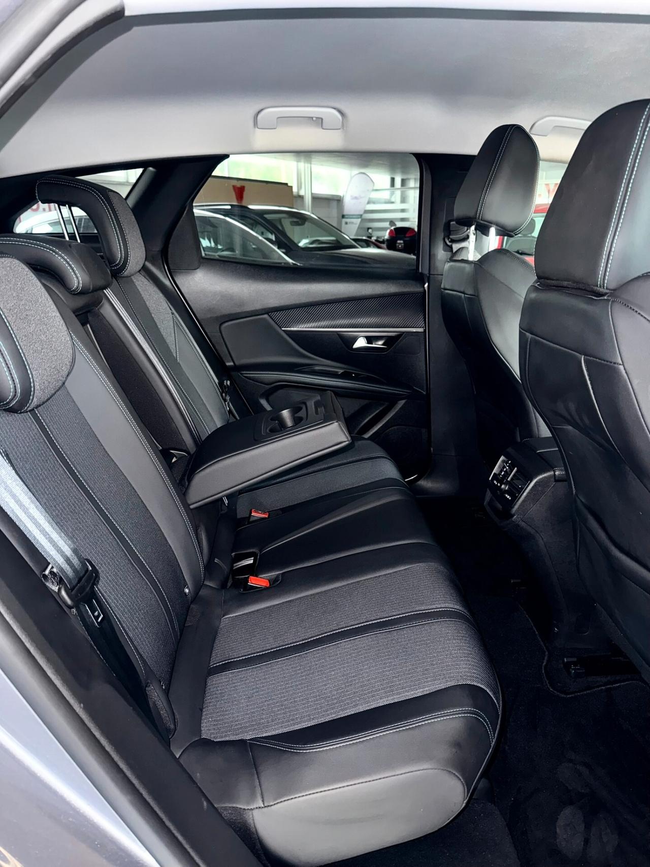 Peugeot 3008 1.5 BlueHDi Allure Pack s