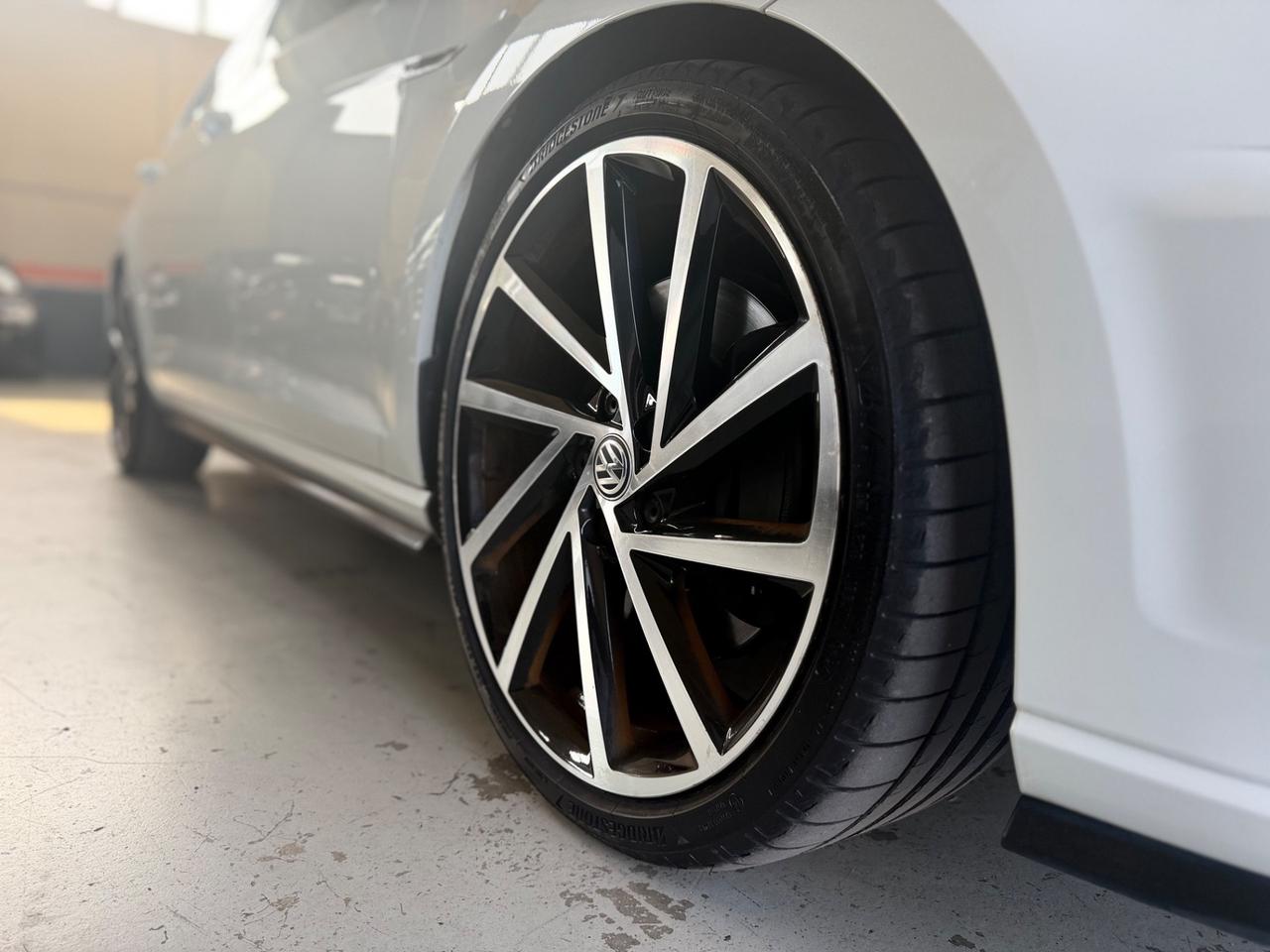 Volkswagen Golf R 2.0 TSI DSG 4MOTION 5p. BMT