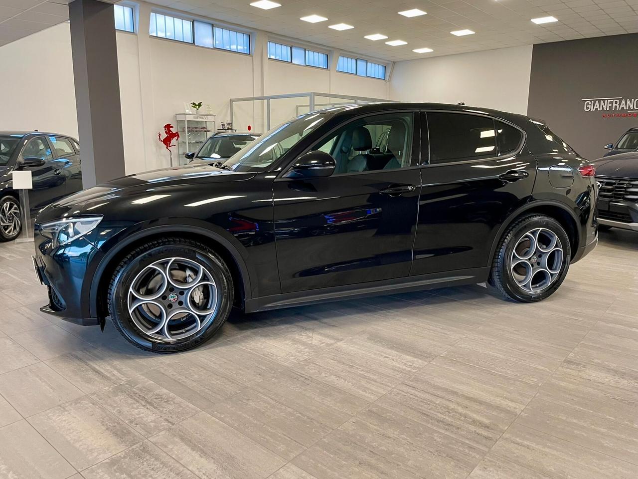 Alfa Romeo Stelvio 2.2 Turbodiesel 160cv AT8 RWD Business