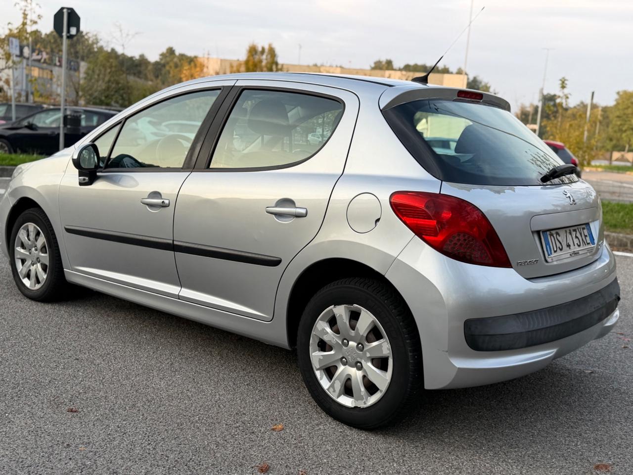 Peugeot 207 1.4 8V 75CV 5p. *Neopatentati*