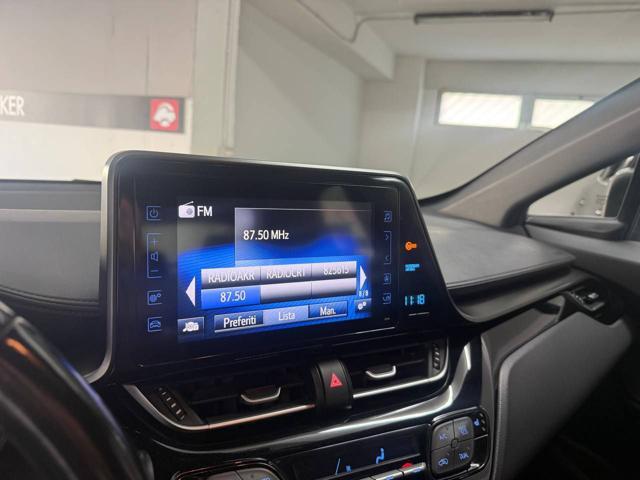 TOYOTA C-HR 1.8 Hybrid E-CVT Business