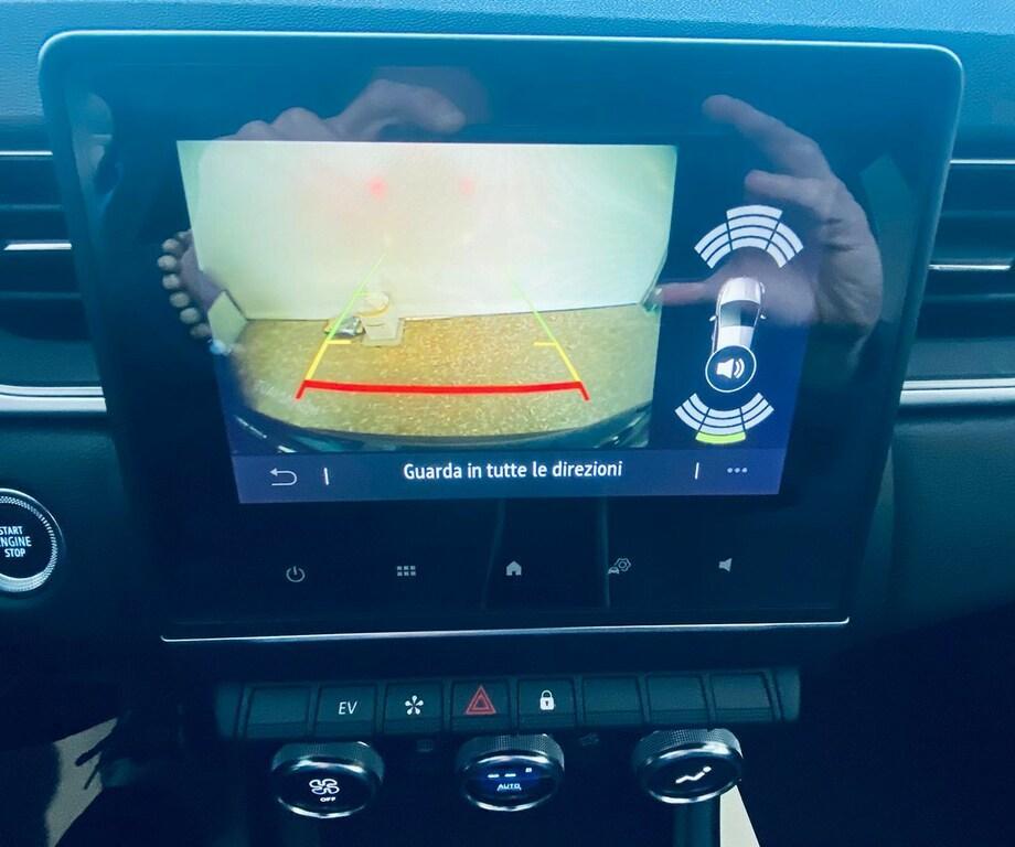 Renault Captur 1.6 E-TECH Hybrid Techno Fast Track Auto