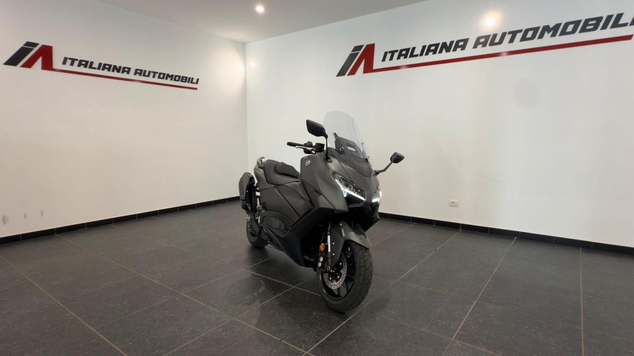 Yamaha T Max 560
