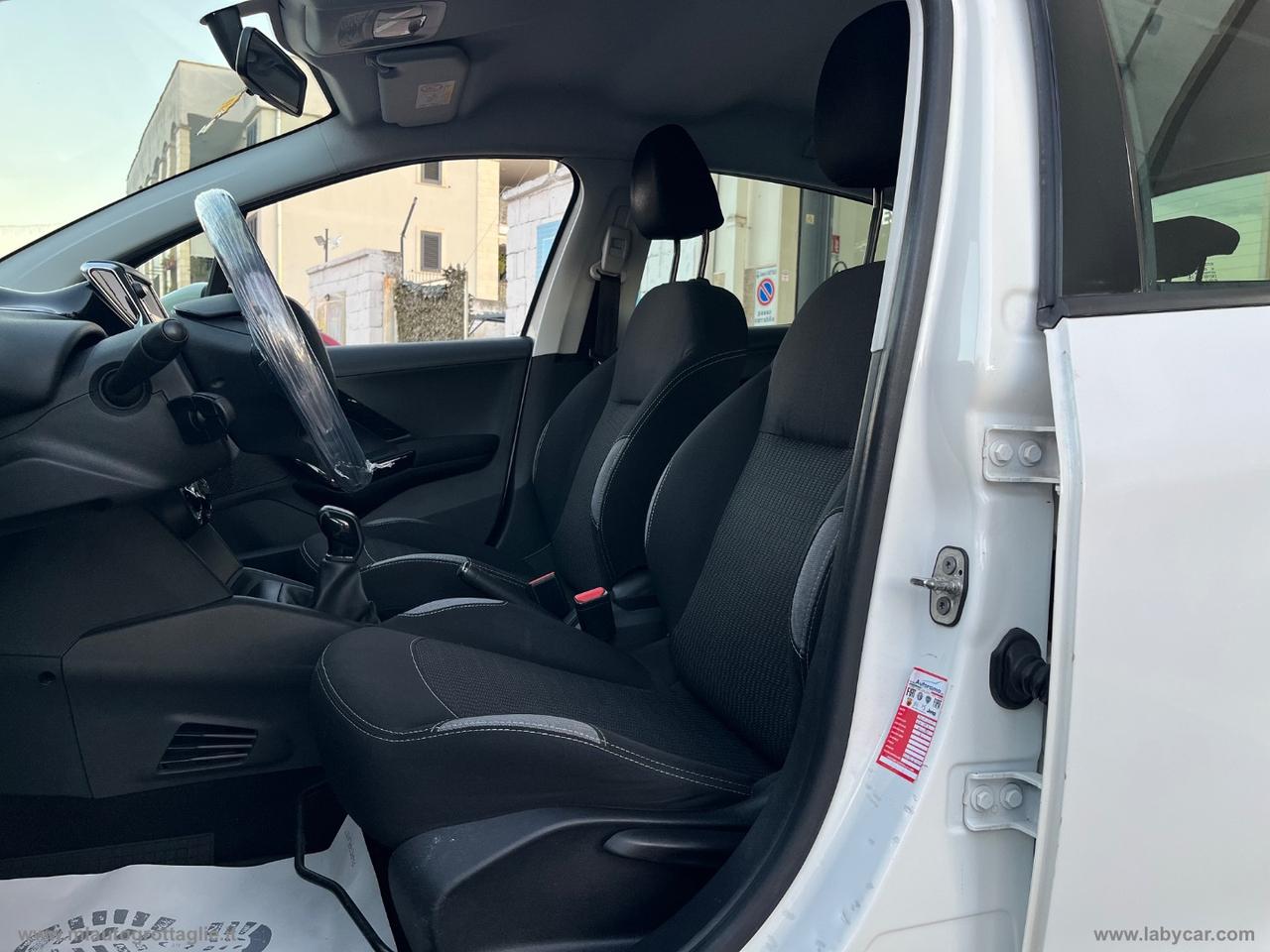 PEUGEOT 208 PureTech 82 5p. Allure