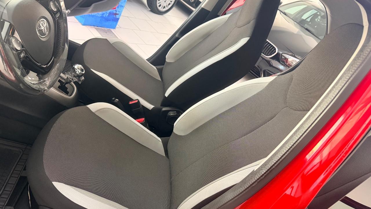 Toyota Aygo 1.0 VVT-i 69 CV 5 porte x-play automatica