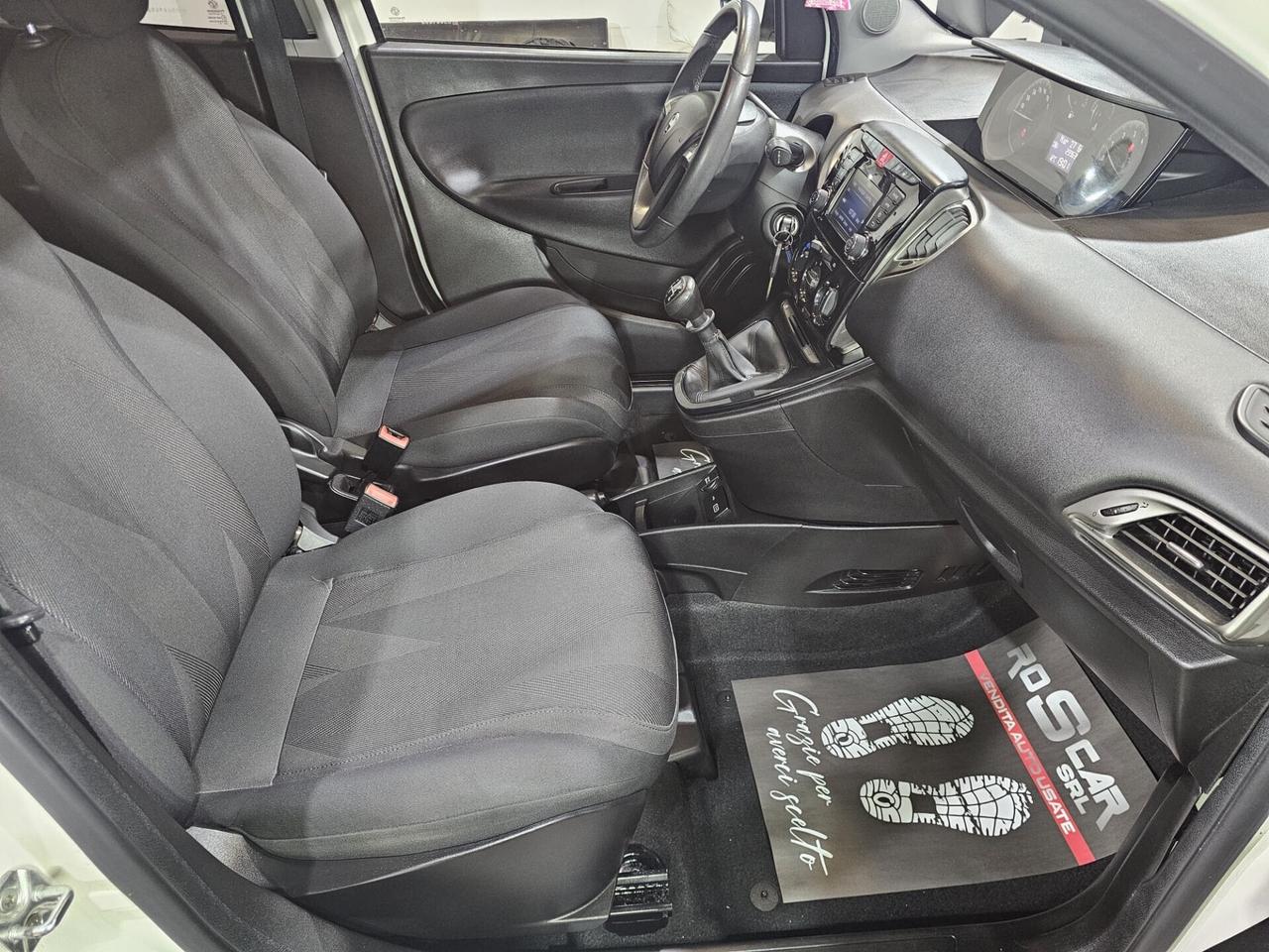 Lancia Ypsilon 1.2 69 CV Gold (29.000km)