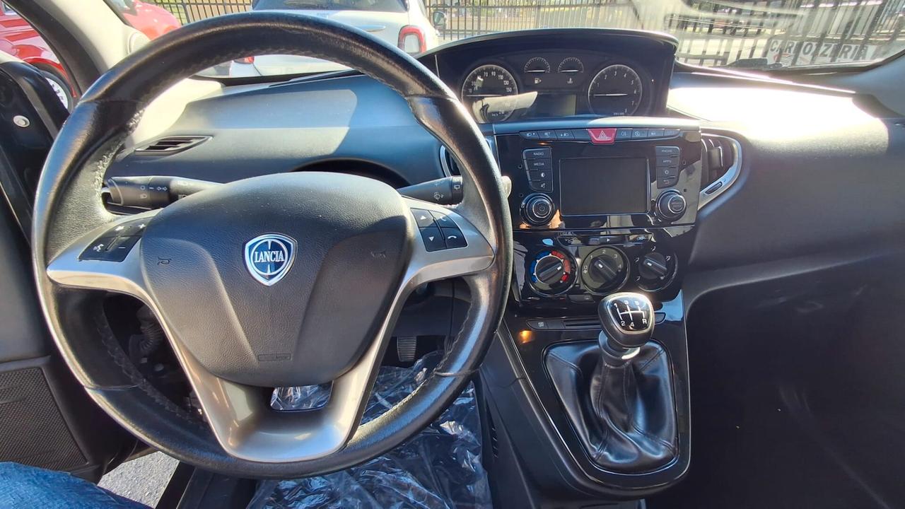 Lancia Ypsilon 1.2 69 CV 5 porte Gold
