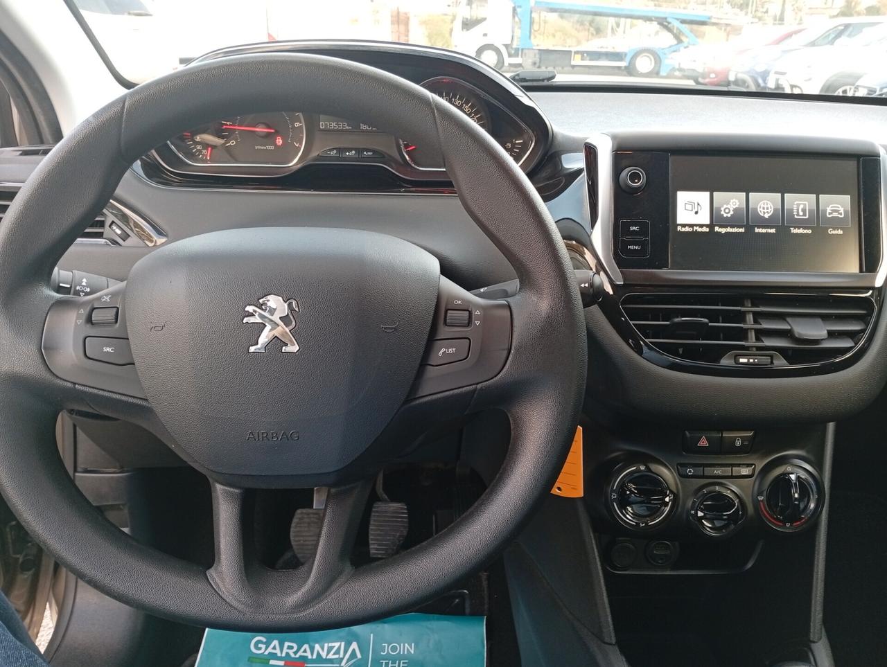 Peugeot 208 PureTech 82cv 5 porte Allure