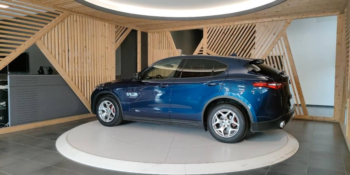 Alfa Romeo Stelvio 2.2 t Business rwd 160cv auto