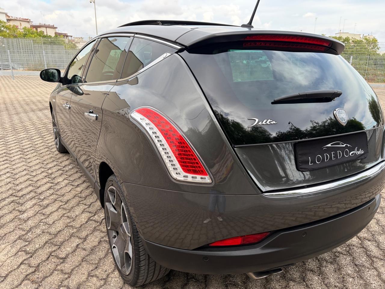 Lancia Delta 1.9 MJT Twinturbo Platino Tetto Apribile