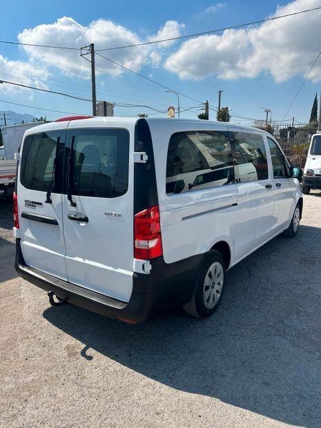 Autocarro pulmino Mercedes 9 posti