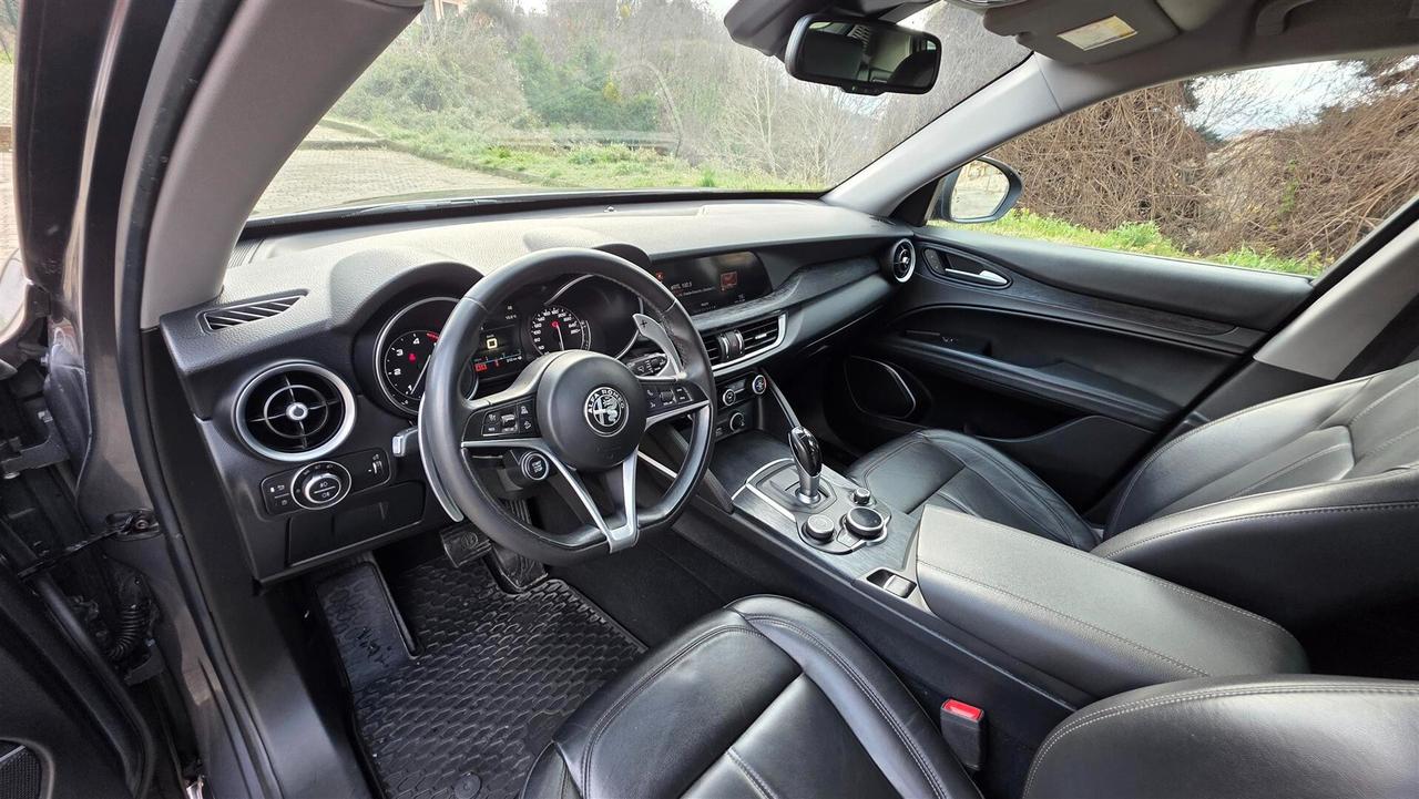 Alfa Romeo Stelvio 2.2 Turbodiesel 210 CV AT8 Q4 Executive