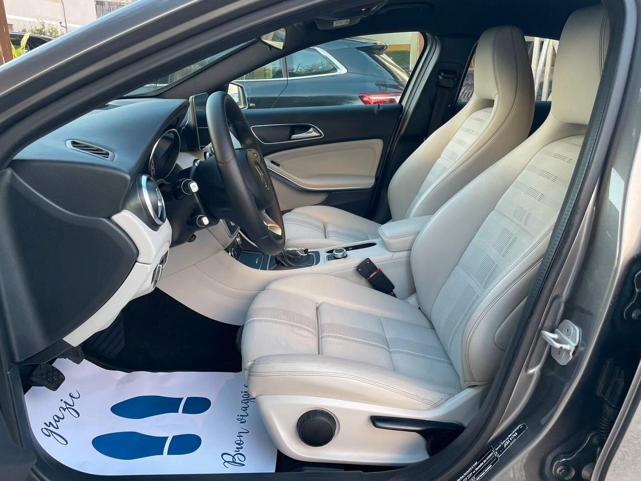 MERCEDES - BENZ A 200 D PREMIUM - 2017