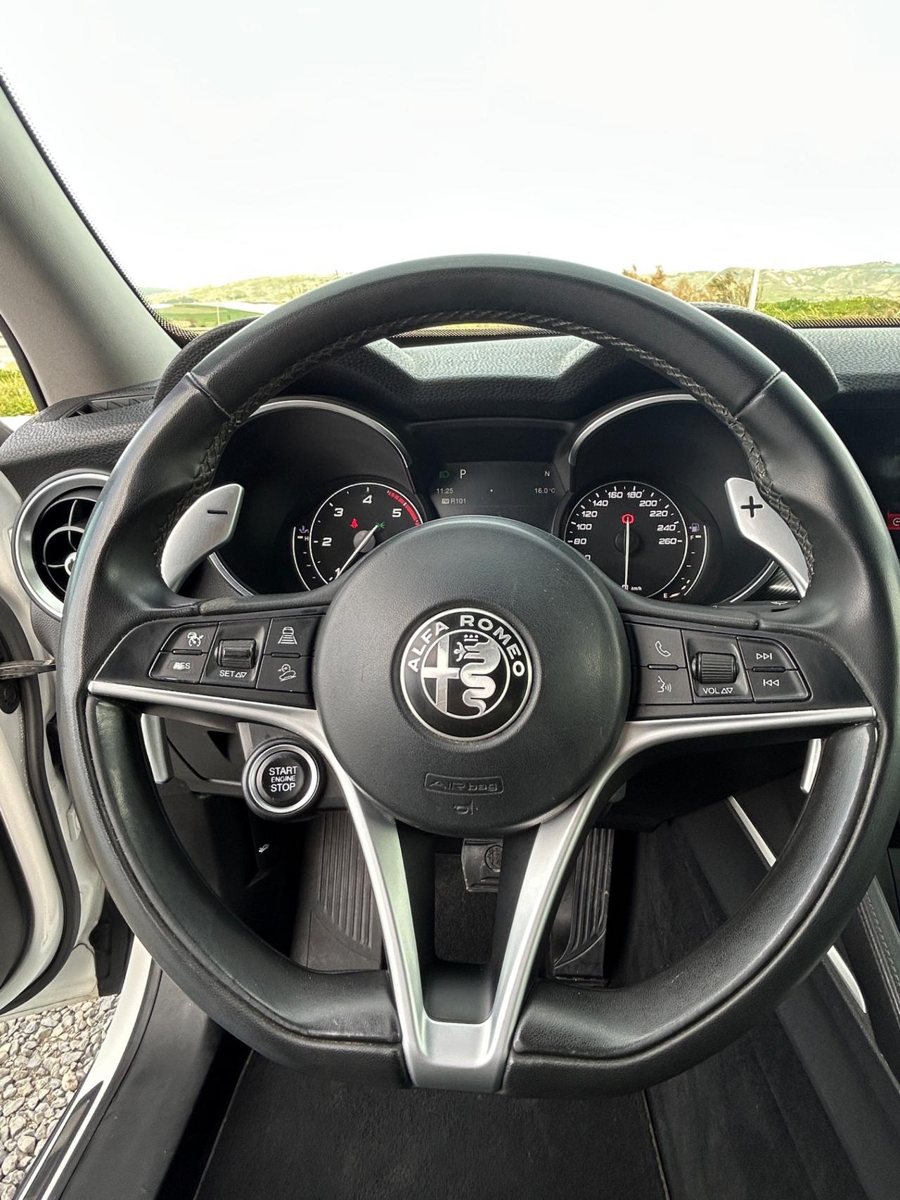 Alfa Romeo Stelvio 2.2 Turbodiesel 210 CV AT8 Q4 Executive