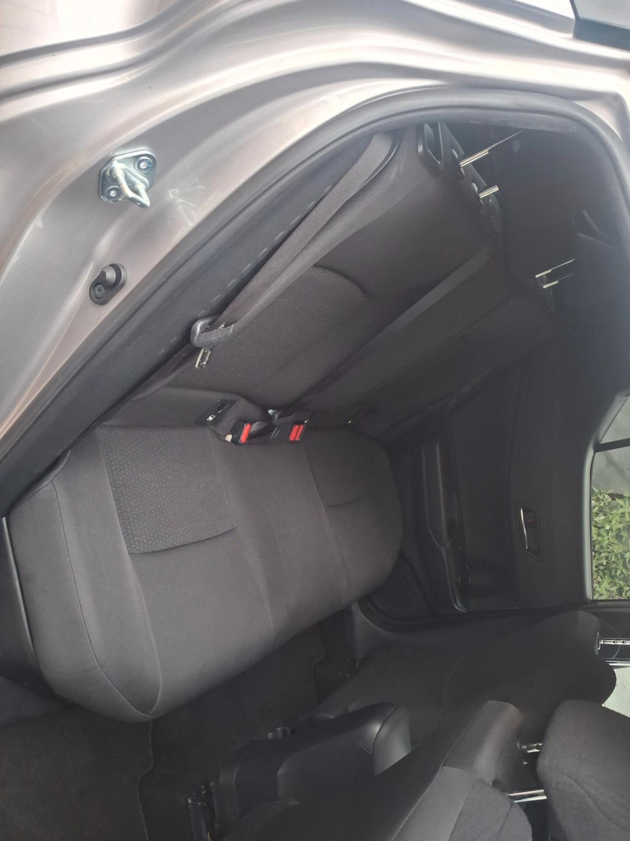 Toyota C-HR 1.8 Hybrid E-CVT Style