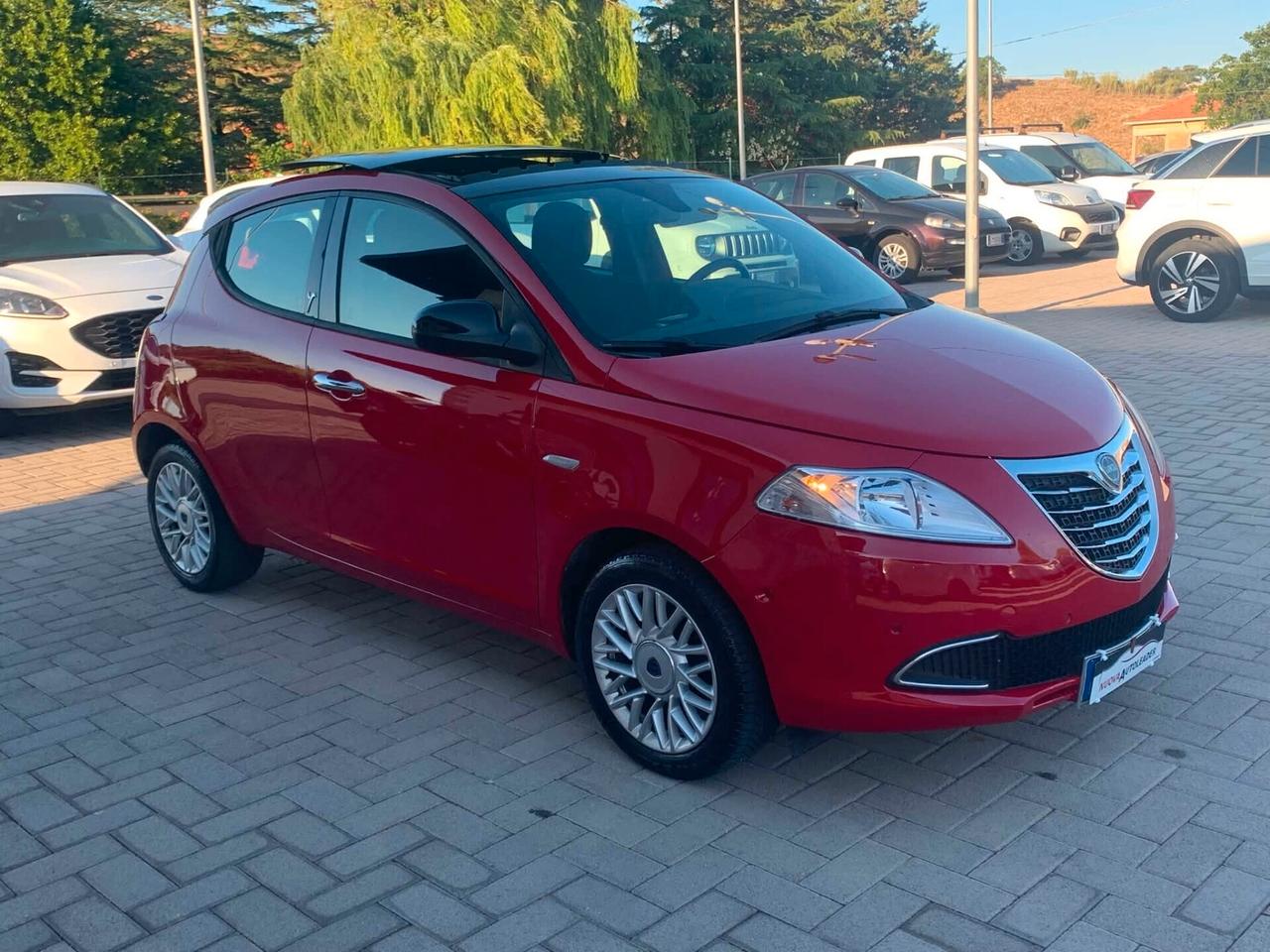 Lancia Ypsilon 1.2 69 CV Platinum 2015 TETTO APRIBILE