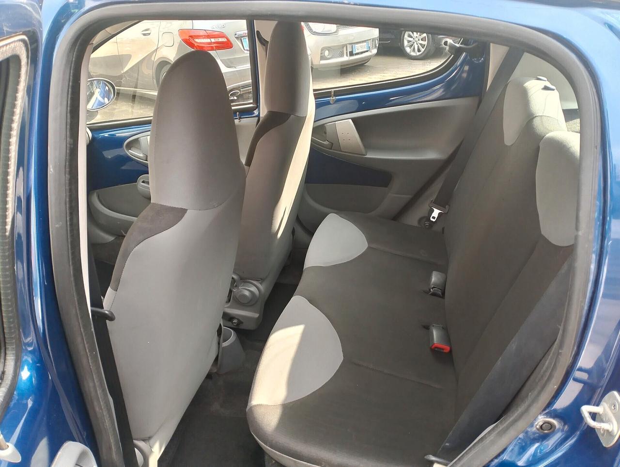Peugeot 107 1.0 68CV 5p. Sweet Years 2Tronic