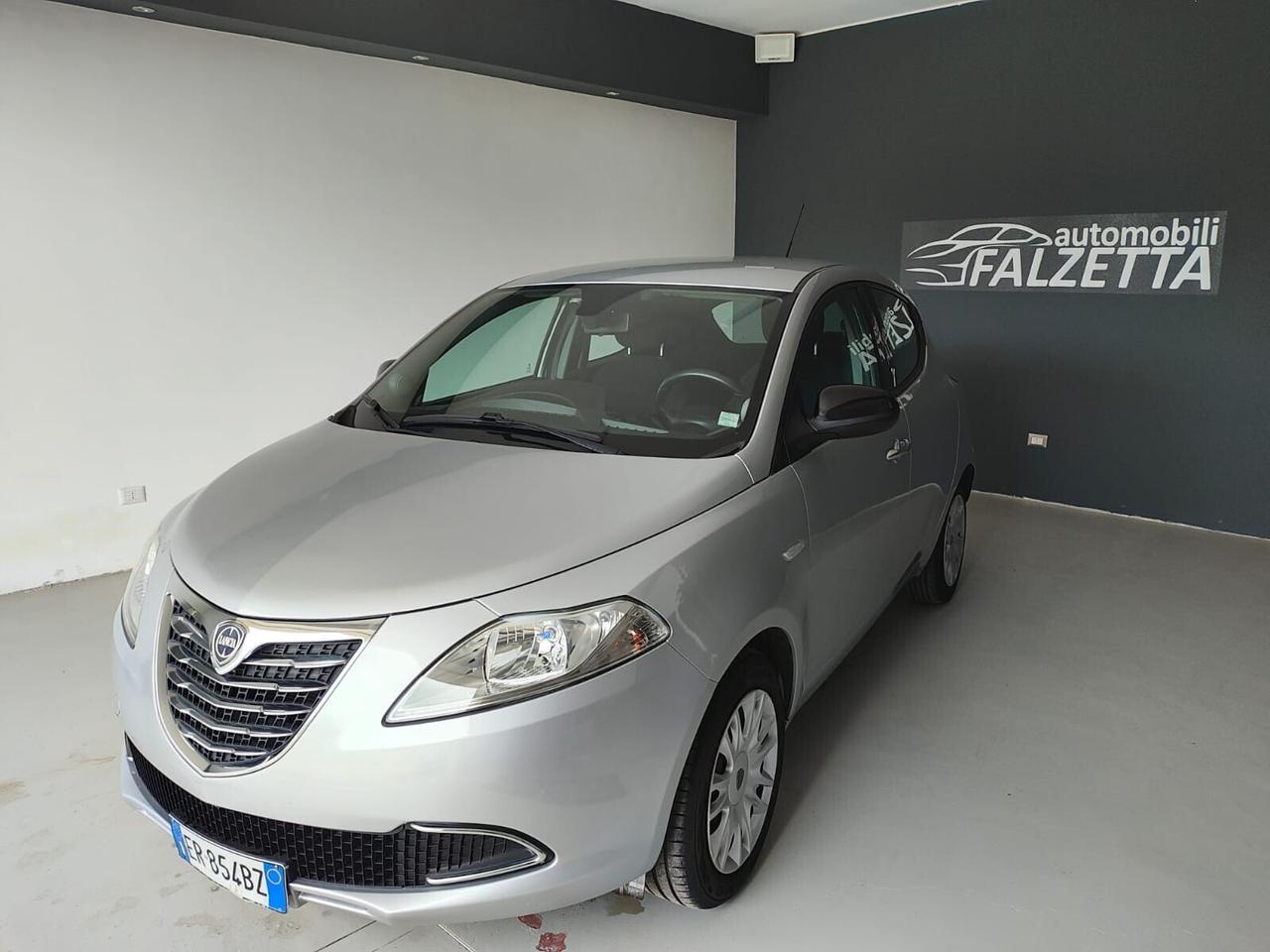 Lancia Ypsilon 1.2 69 CV 5 porte S&S Silver
