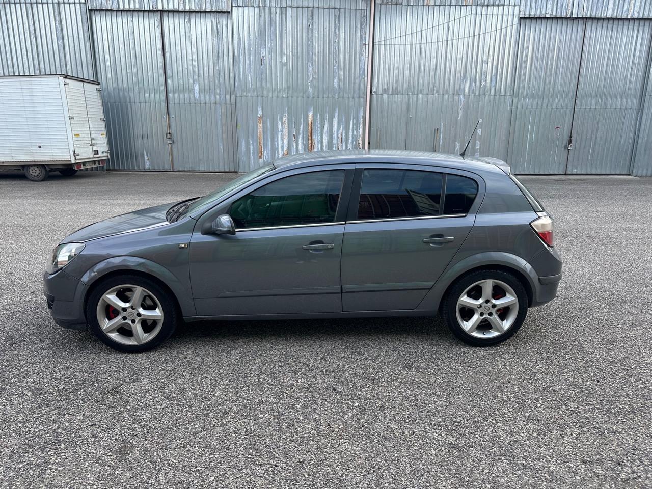 Opel Astra 1.9 16V CDTI 150CV 5 porte Cosmo