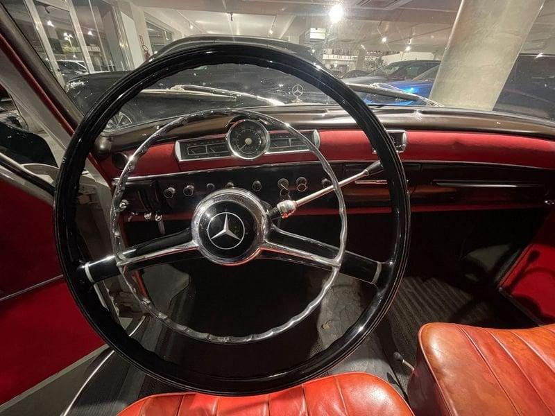 Mercedes-Benz W115 200 Mercedes-Daimler Benz 180