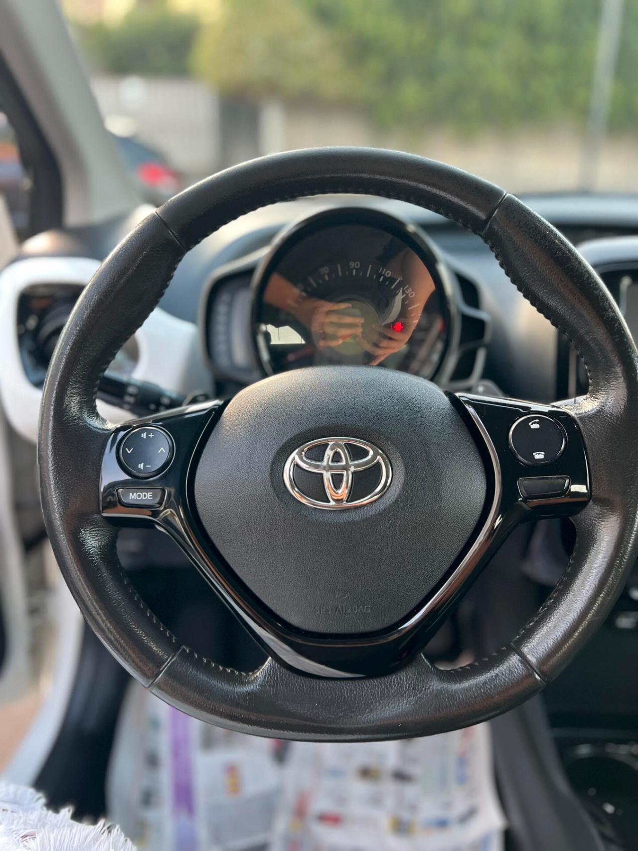 Toyota Aygo 1.0 VVT-i 69 CV 5 porte x-wave MMT