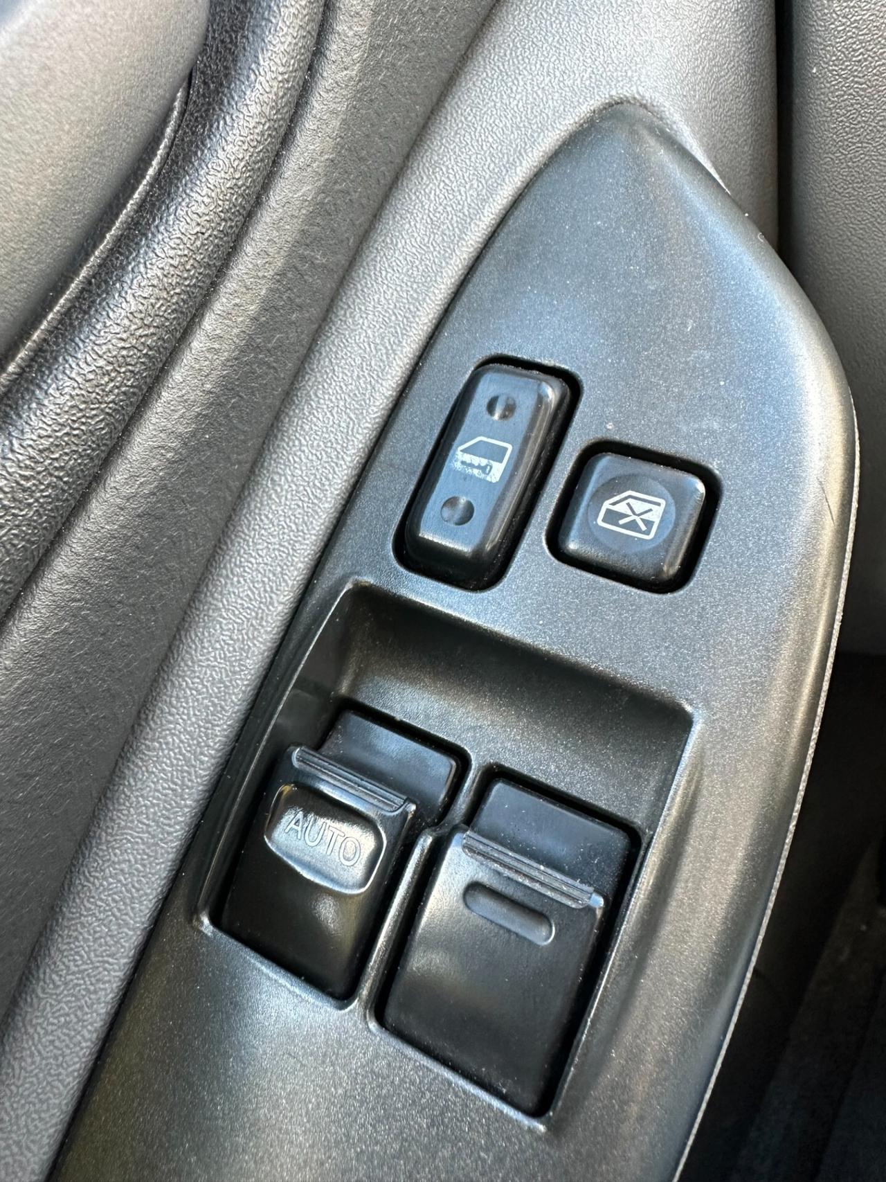 Toyota Yaris NEOPATENTATI