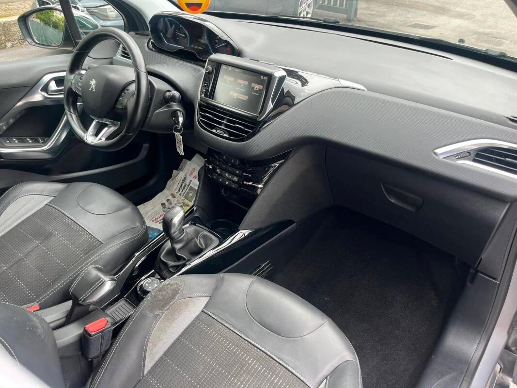 Peugeot 2008 1.6 bluehdi Black Matt 100cv