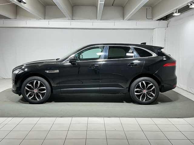 Jaguar F-PACE 2.0 D 180 CV AWD aut. Prestige