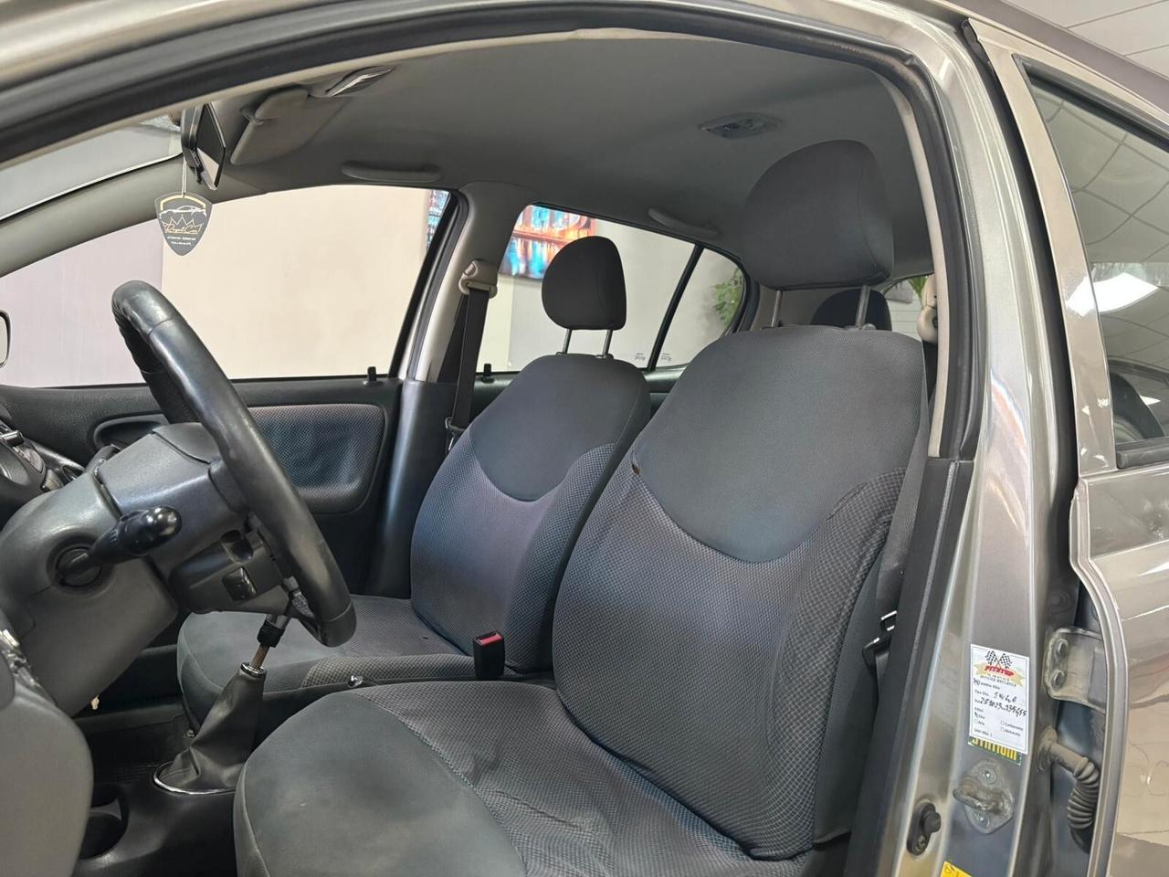 Toyota Yaris 1.0i 16V cat 5 porte Expo