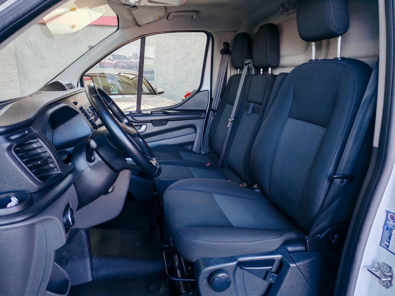 Ford Transit Custom 2.0 EcoBlue Hybrid 130 PC Titanium