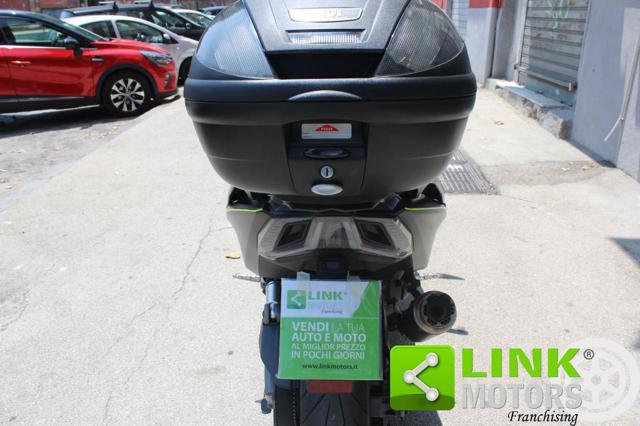 KYMCO AK 550 .