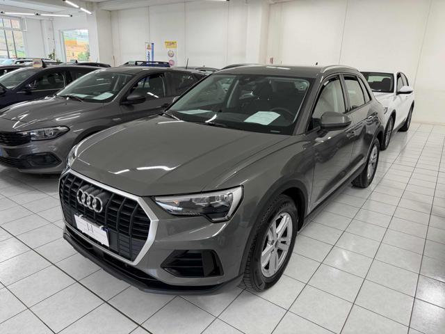 AUDI Q3 35 TDI S tronic Business NAVI