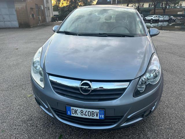 OPEL Corsa 1.4 16V 5 porte Cosmo senza nessun lavoro da fare