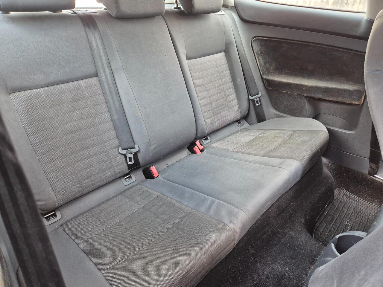 Volkswagen Golf 1.6 16V FSI 3p. Sportline